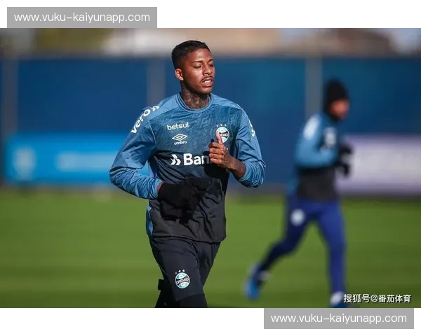 绿茵场上的传奇与泪水：沙佩科恩斯与格雷米奥的爱恨交织